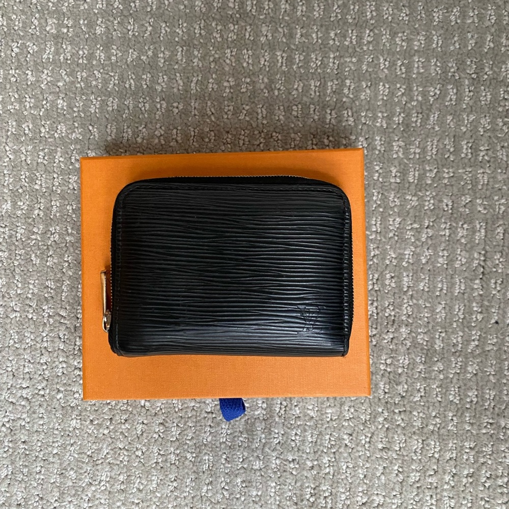 Louis Vuitton black epi leather zipper coin purse